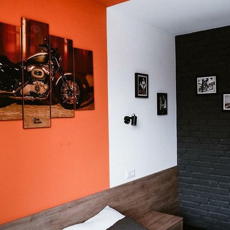 Clubhouse Hotell Ivano-Frankivsk Eksteriør bilde