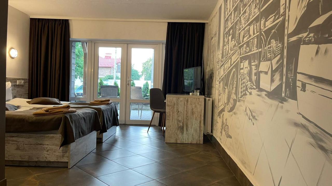 Clubhouse Hotell Ivano-Frankivsk Eksteriør bilde