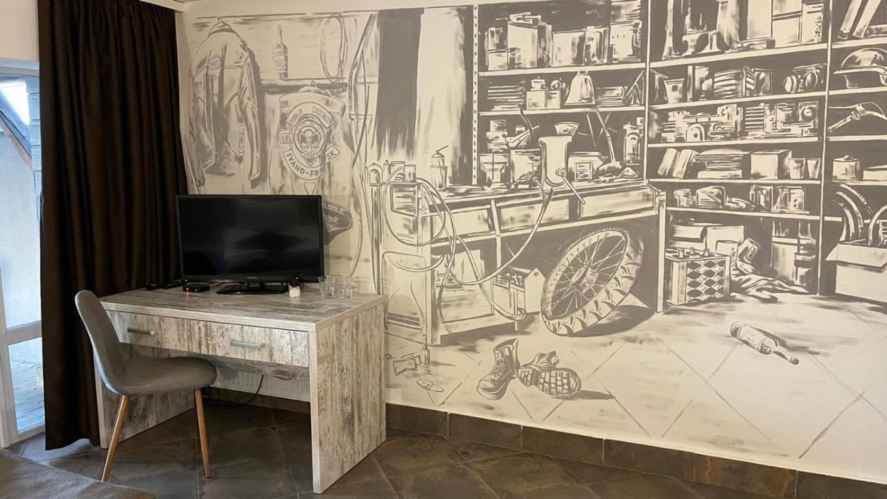 Clubhouse Hotell Ivano-Frankivsk Eksteriør bilde