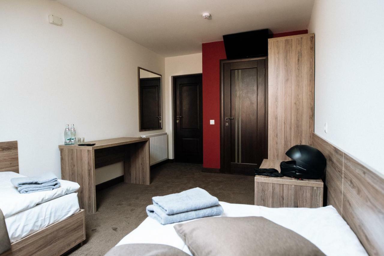 Clubhouse Hotell Ivano-Frankivsk Eksteriør bilde