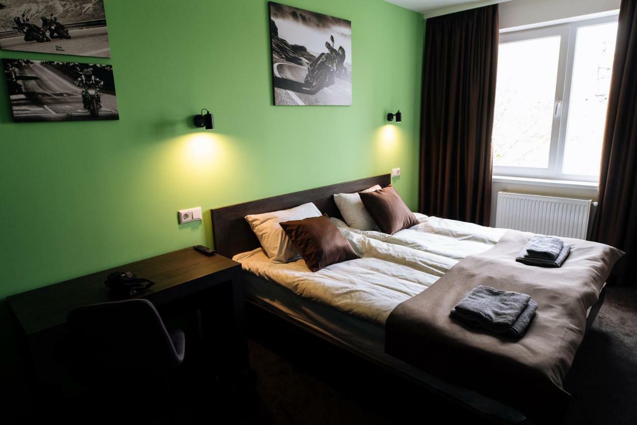 Clubhouse Hotell Ivano-Frankivsk Eksteriør bilde