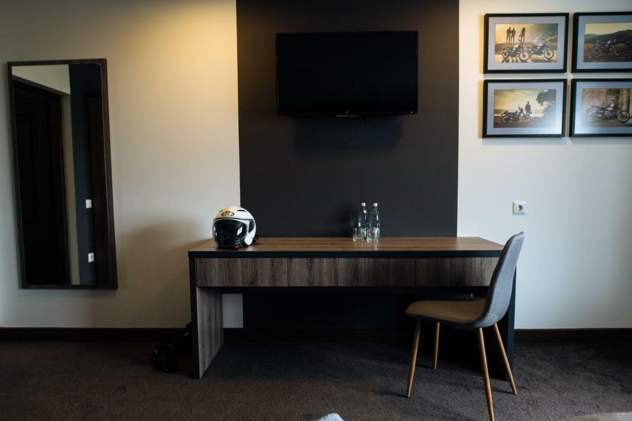 Clubhouse Hotell Ivano-Frankivsk Eksteriør bilde