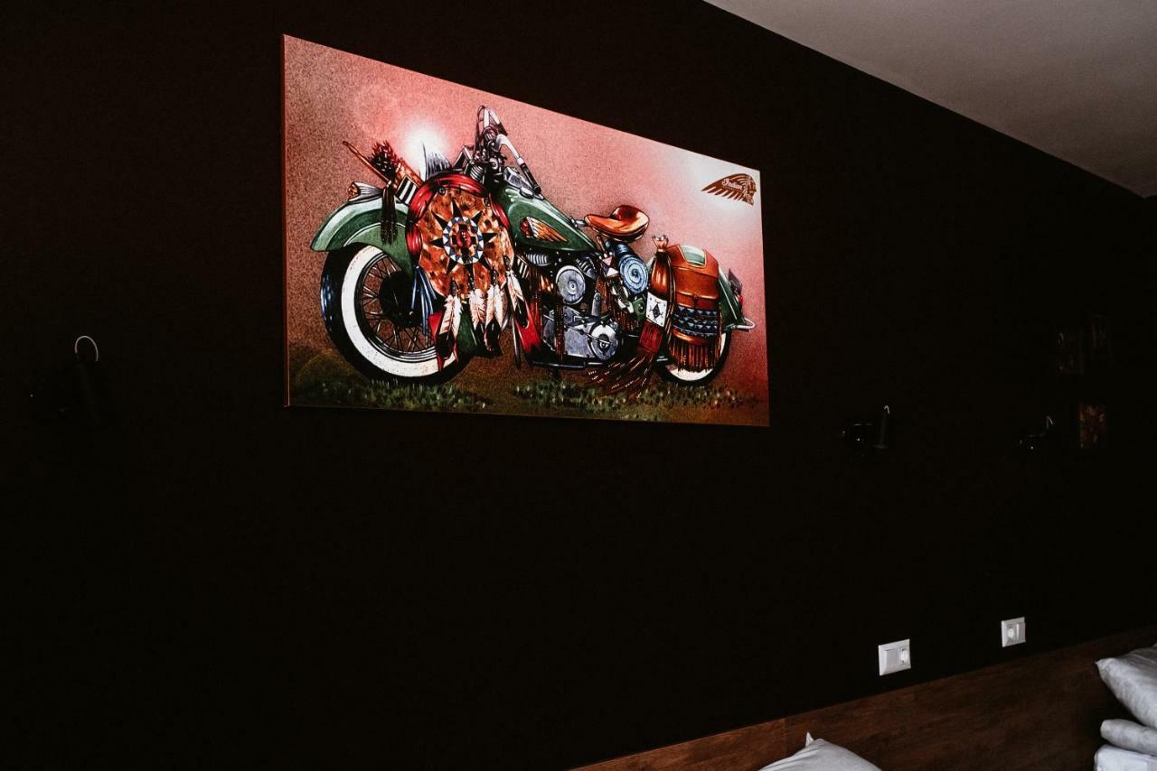 Clubhouse Hotell Ivano-Frankivsk Eksteriør bilde